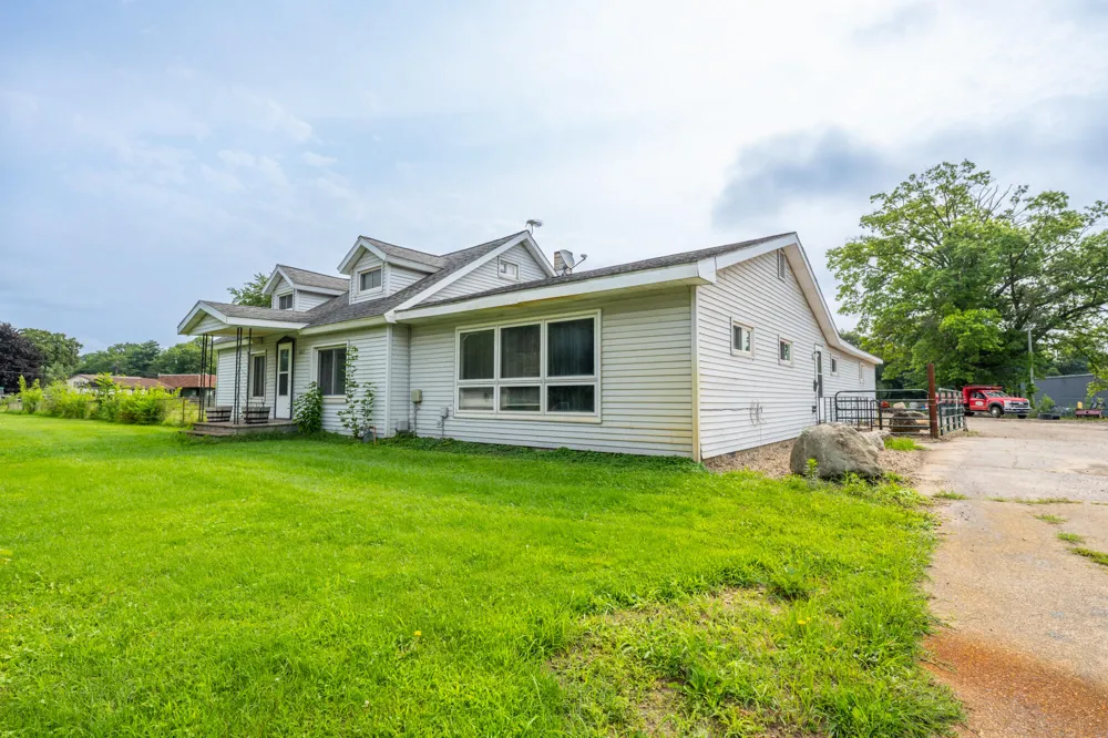 4617 Paw Paw Lake Road Coloma Charter Township, MI 49038