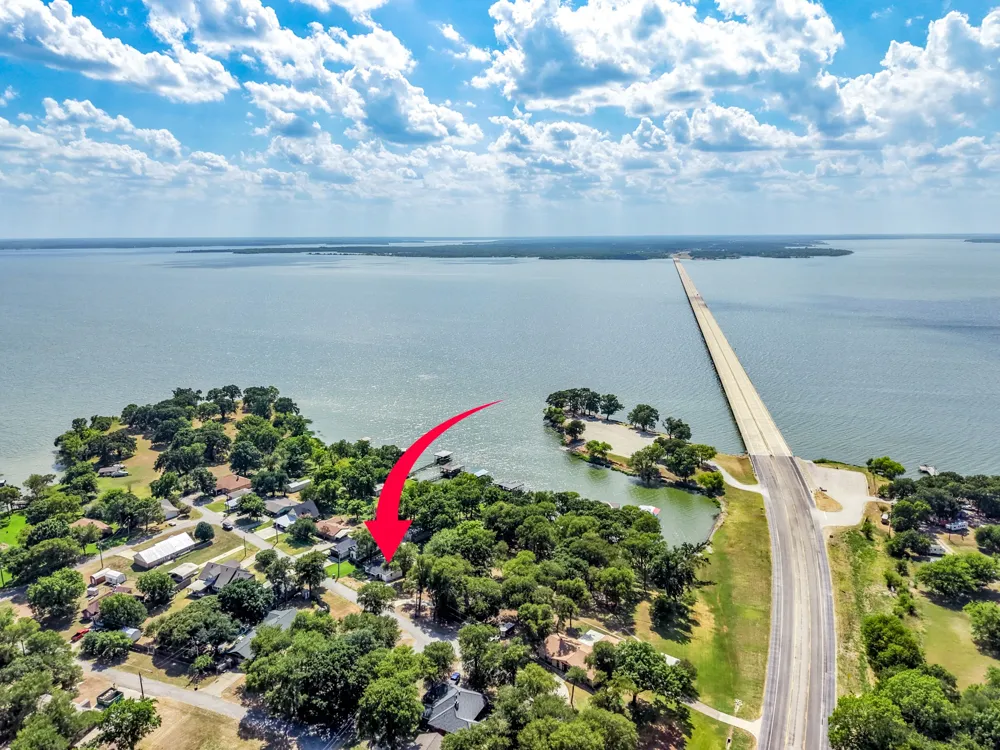 180 Shoreline Road East Tawakoni, TX 75472