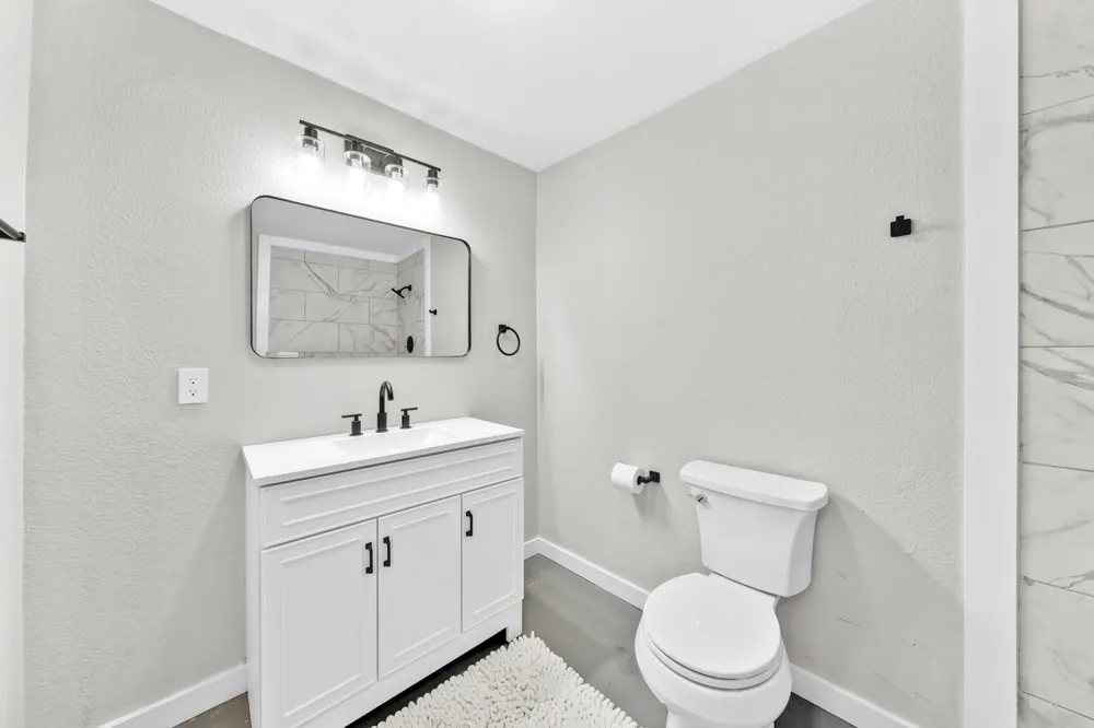 180 Shoreline Road East Tawakoni, TX 75472