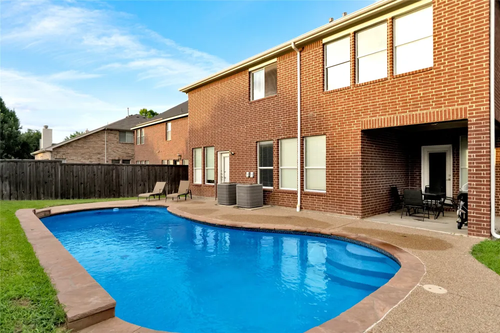 308 foxbury Drive Euless, TX 76040