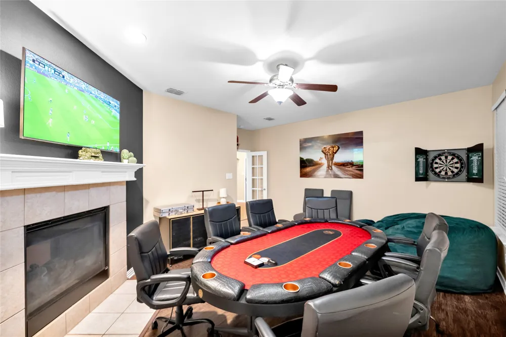 308 foxbury Drive Euless, TX 76040