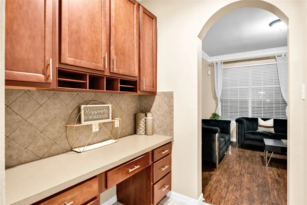 308 foxbury Drive Euless, TX 76040