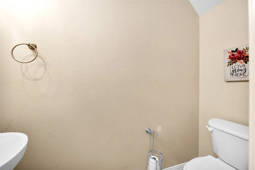 308 foxbury Drive Euless, TX 76040