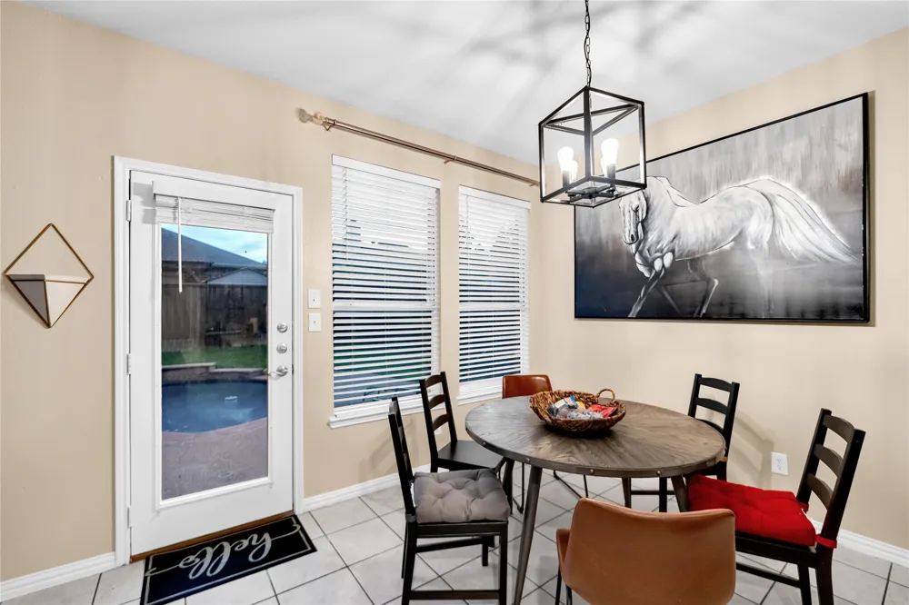 308 foxbury Drive Euless, TX 76040