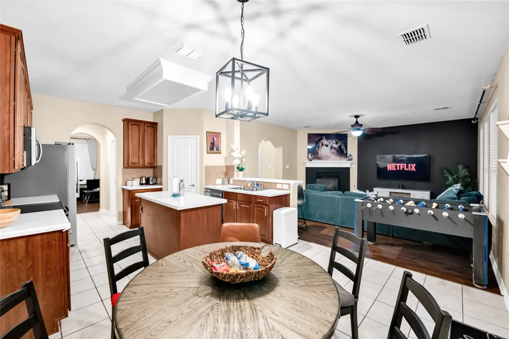 308 foxbury Drive Euless, TX 76040