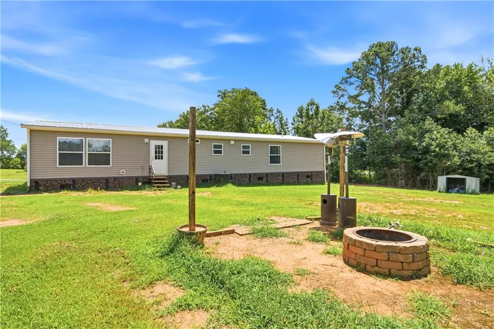 23601 Georgia Highway 100 Roopville, GA 30170