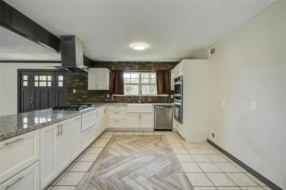 2708 County Road 686 Brazoria, TX 77422