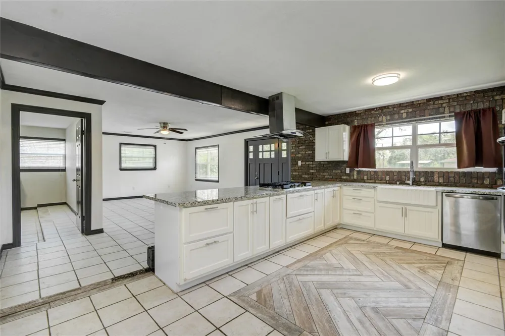 2708 County Road 686 Brazoria, TX 77422
