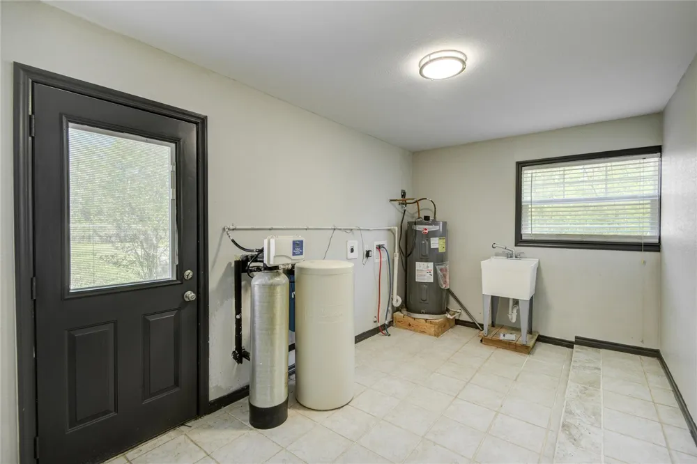2708 County Road 686 Brazoria, TX 77422