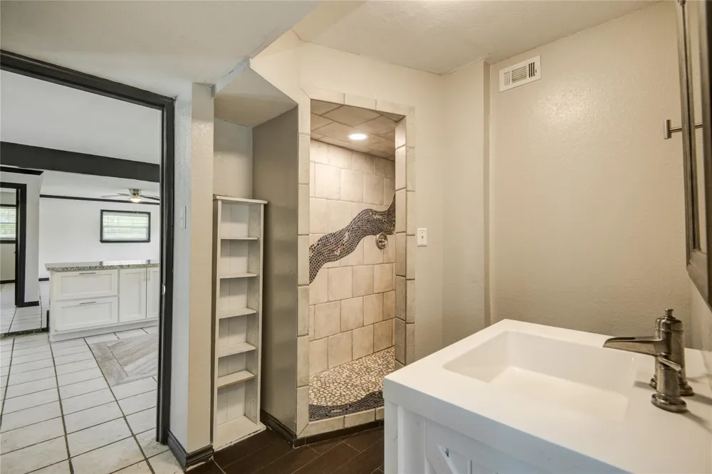 2708 County Road 686 Brazoria, TX 77422