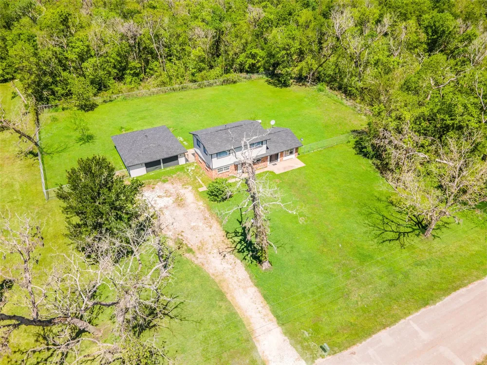 2708 County Road 686 Brazoria, TX 77422
