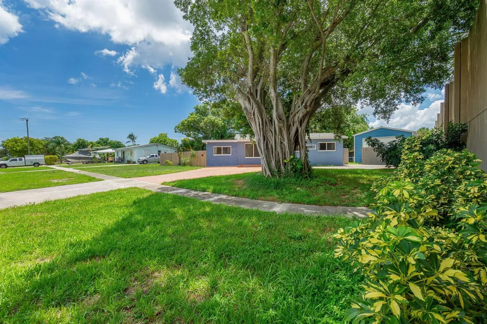 1446 W DREW STREET Lantana, FL 33462