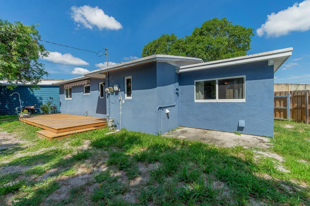 1446 W DREW STREET Lantana, FL 33462