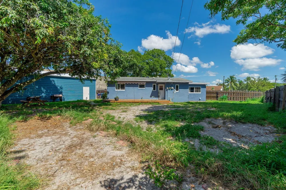 1446 W DREW STREET Lantana, FL 33462