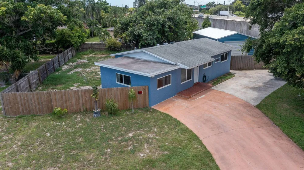 1446 W DREW STREET Lantana, FL 33462
