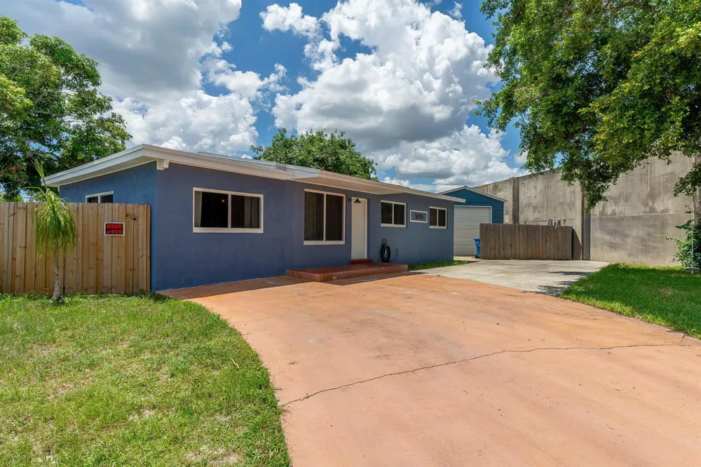 1446 W DREW STREET Lantana, FL 33462
