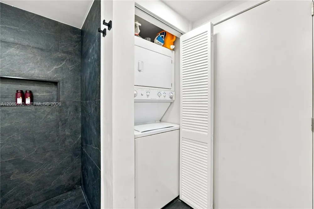 1750 Bayshore Dr #1912 Miami, FL 33132