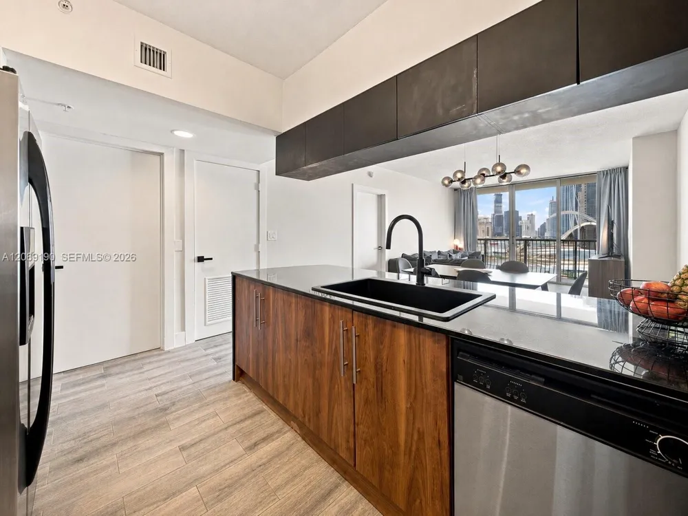1750 Bayshore Dr #1912 Miami, FL 33132