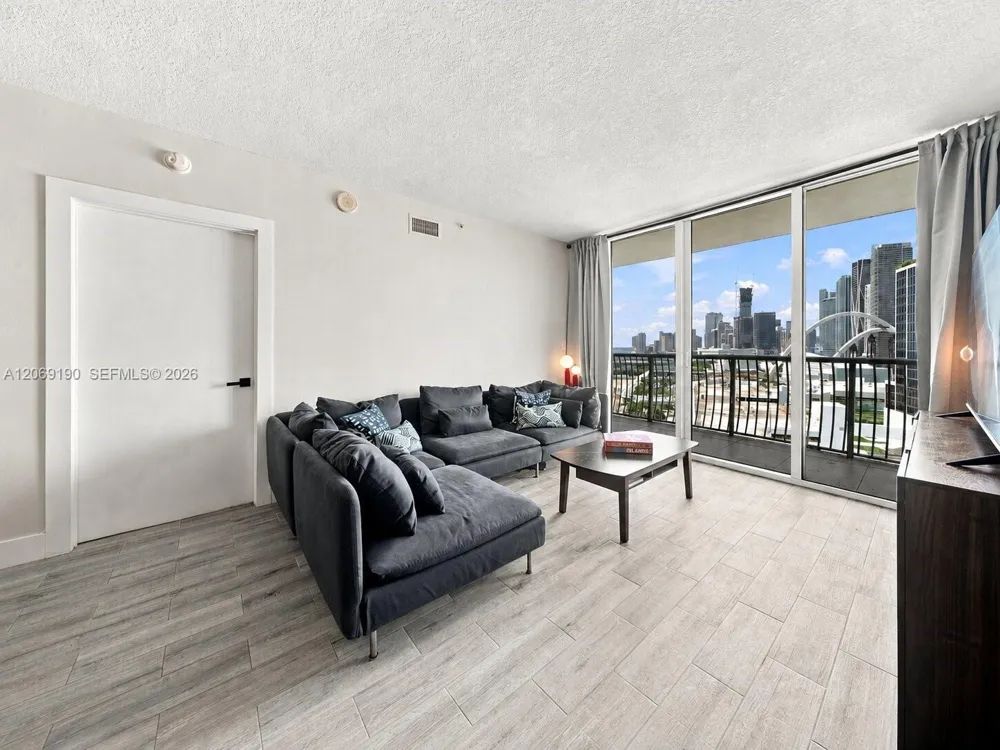 1750 Bayshore Dr #1912 Miami, FL 33132
