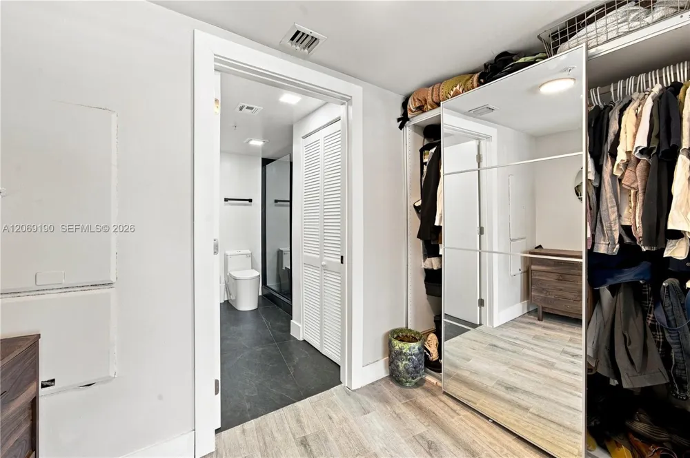 1750 Bayshore Dr #1912 Miami, FL 33132
