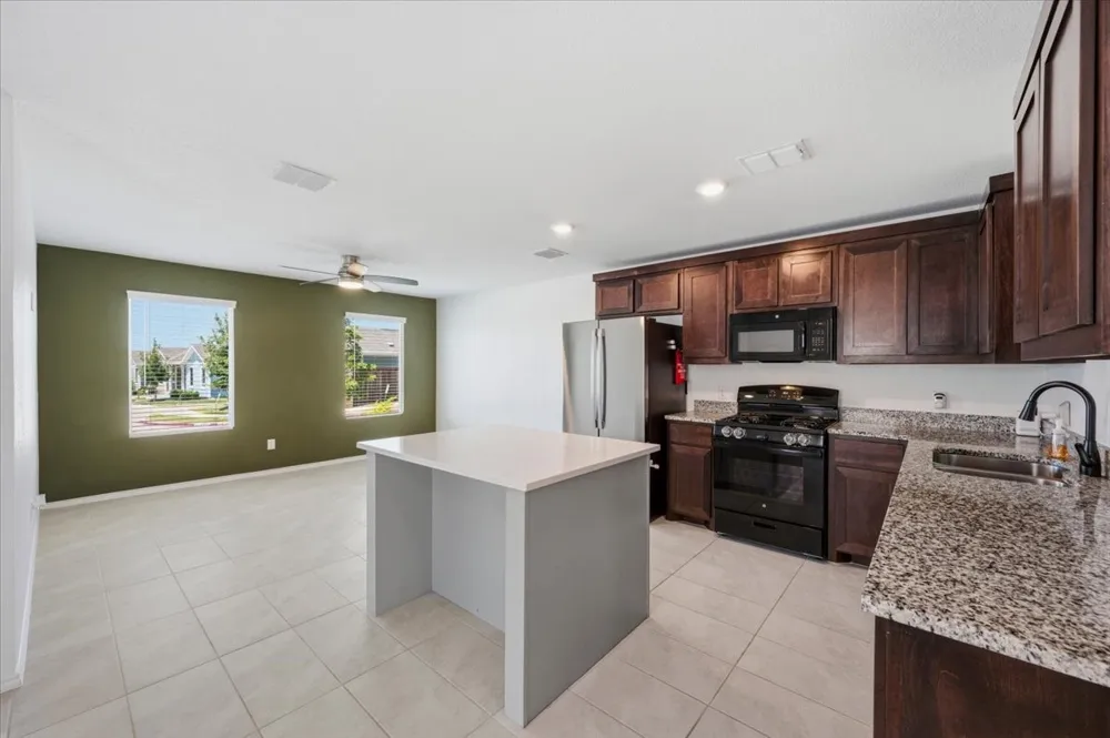431 Corsair Way Ferris, TX 75125