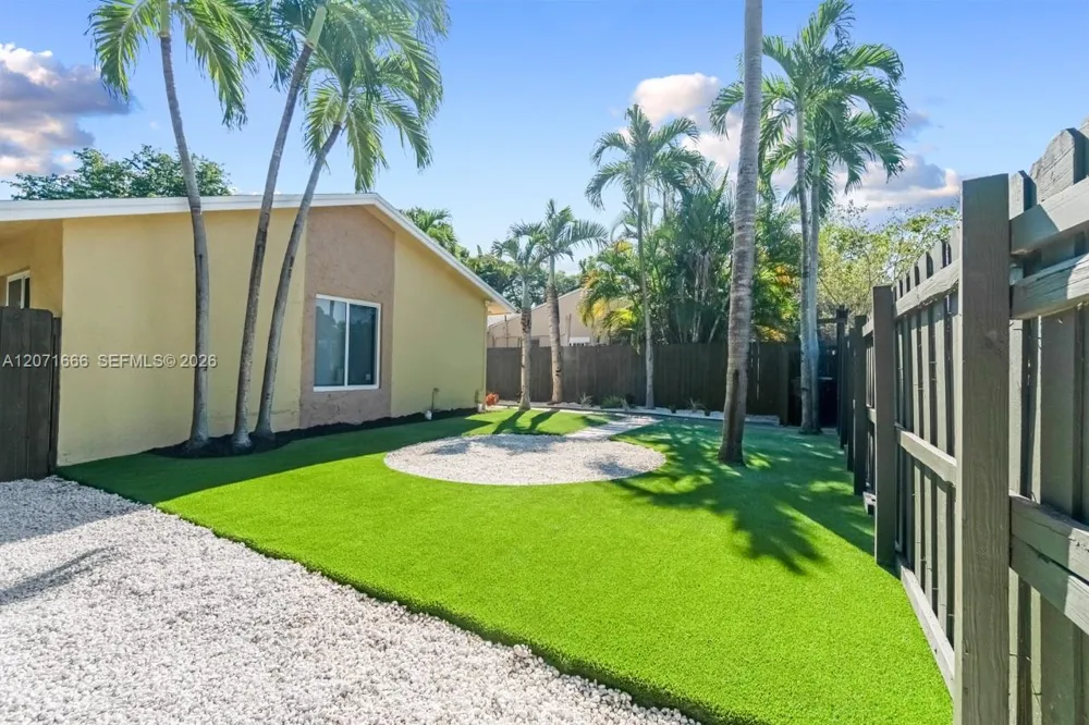 1428 NE 2ND AVE #1 Fort Lauderdale, FL 33304