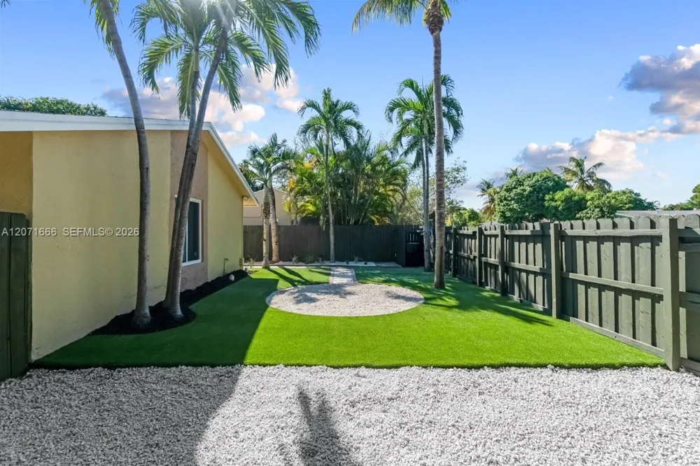 1428 NE 2ND AVE #1 Fort Lauderdale, FL 33304