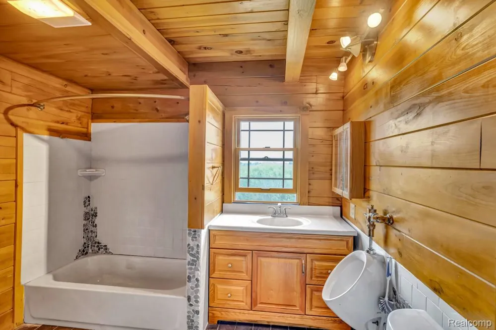 7252 Gosline Road Burnside Township, MI 48416