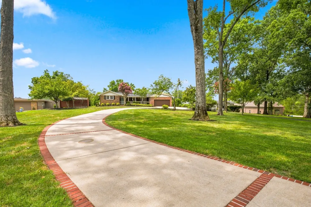 152 Cherokee Rd Hendersonville, TN 37075