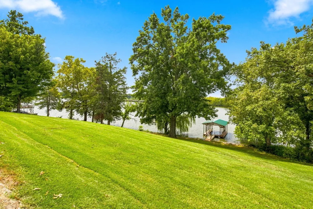 152 Cherokee Rd Hendersonville, TN 37075
