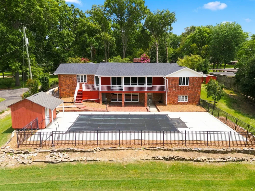152 Cherokee Rd Hendersonville, TN 37075