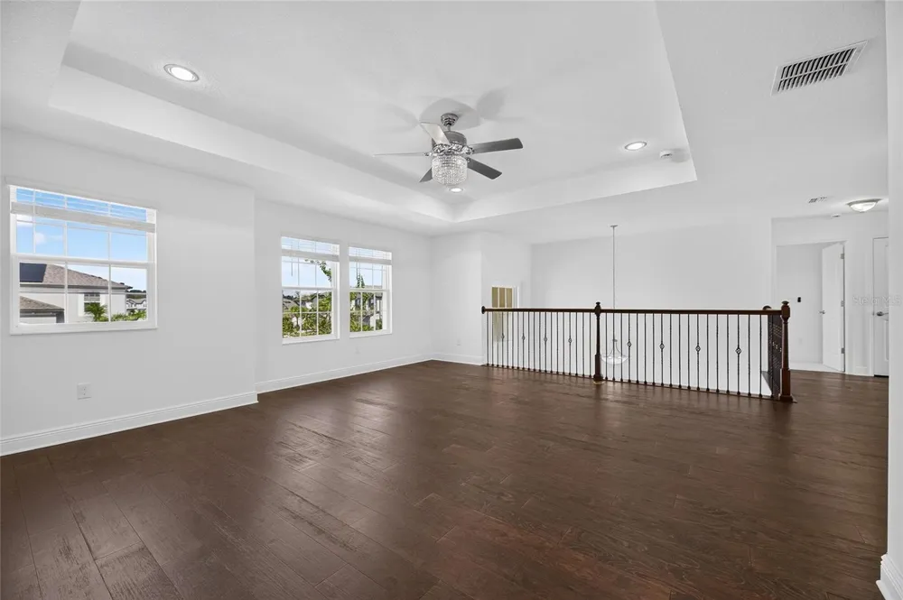 10845 SUNDRIFT DRIVE Tampa, FL 33647
