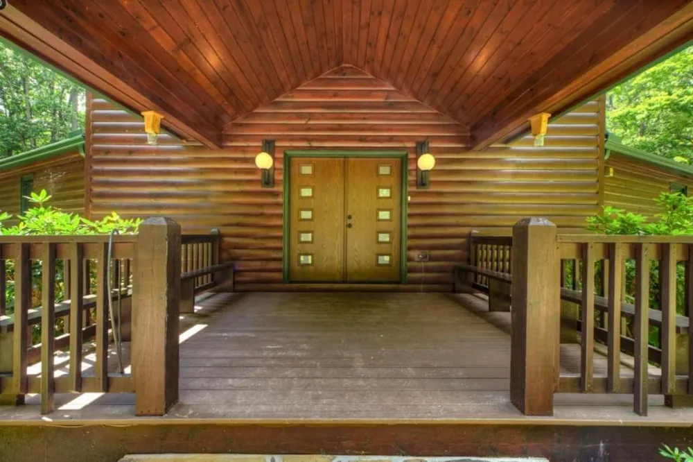 20 Bear Trail Ellijay, GA 30540