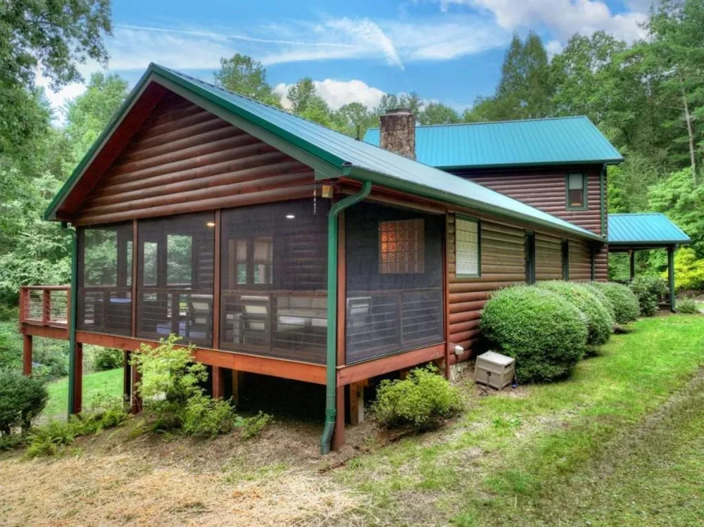 20 Bear Trail Ellijay, GA 30540