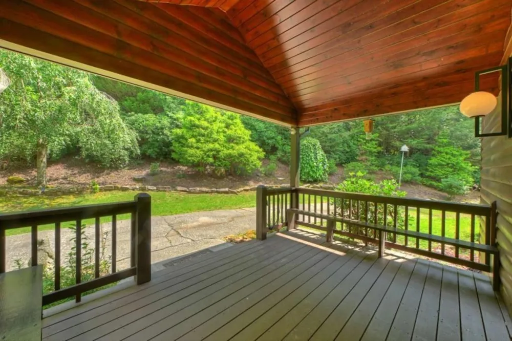 20 Bear Trail Ellijay, GA 30540