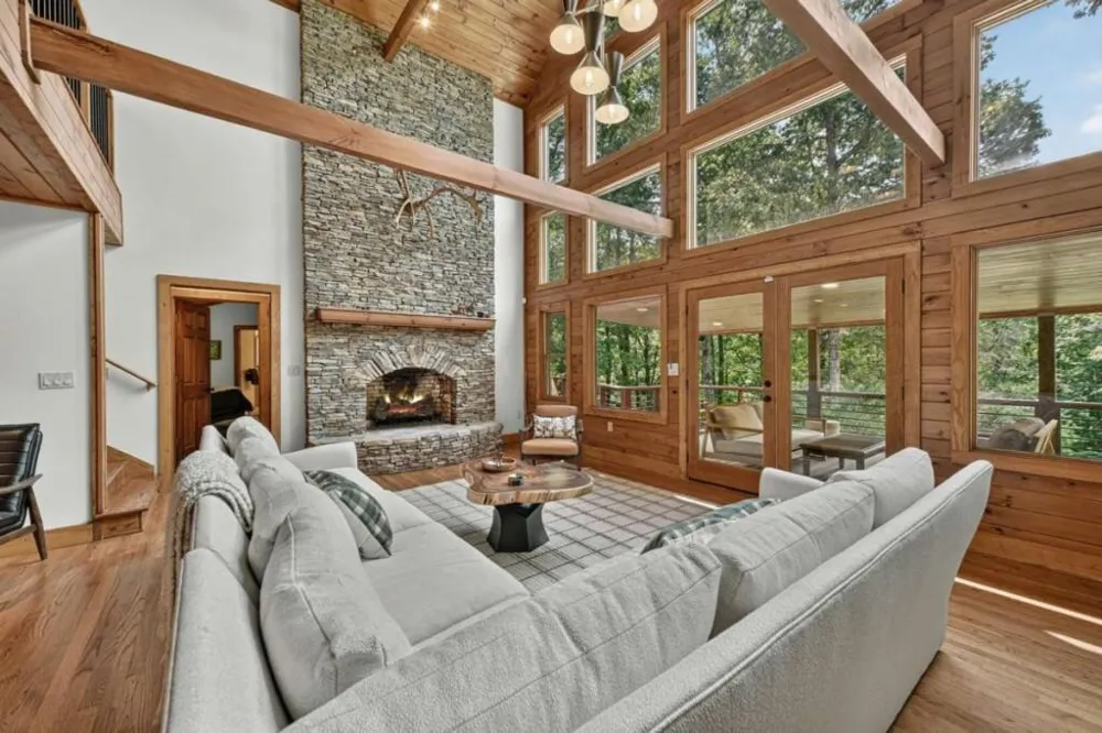 20 Bear Trail Ellijay, GA 30540