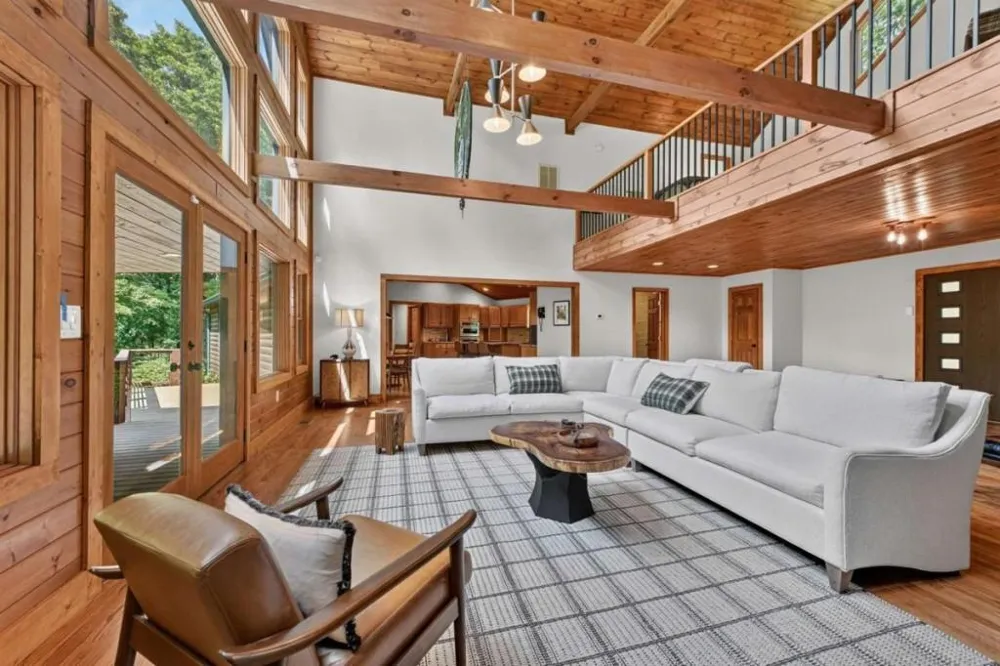 20 Bear Trail Ellijay, GA 30540