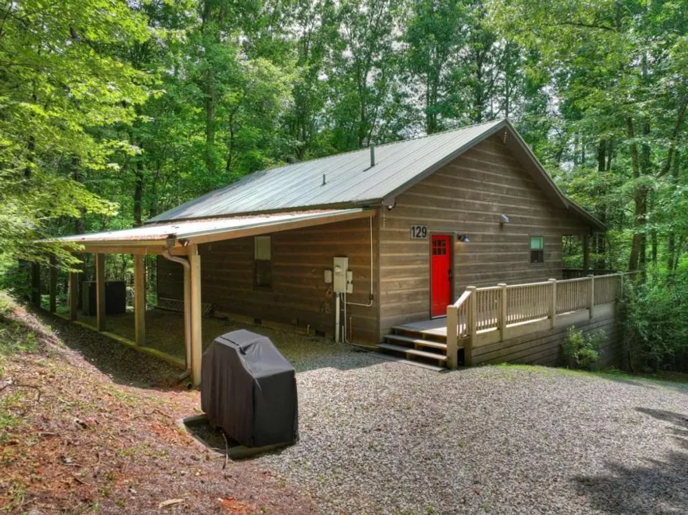 20 Bear Trail Ellijay, GA 30540