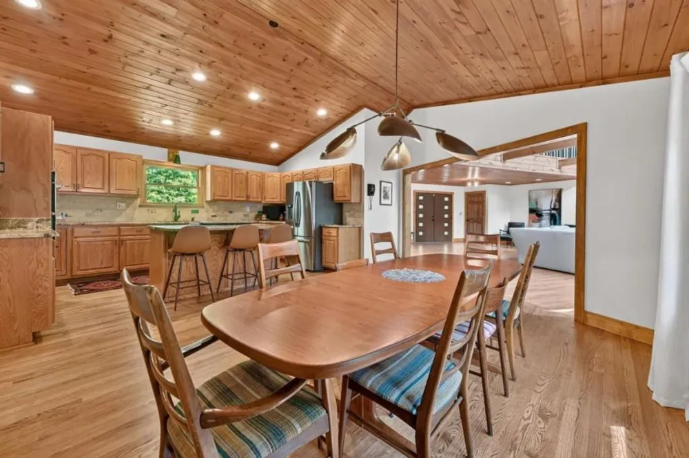 20 Bear Trail Ellijay, GA 30540