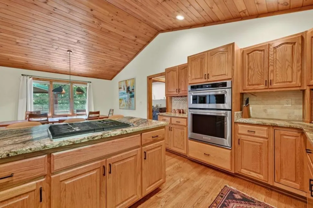20 Bear Trail Ellijay, GA 30540