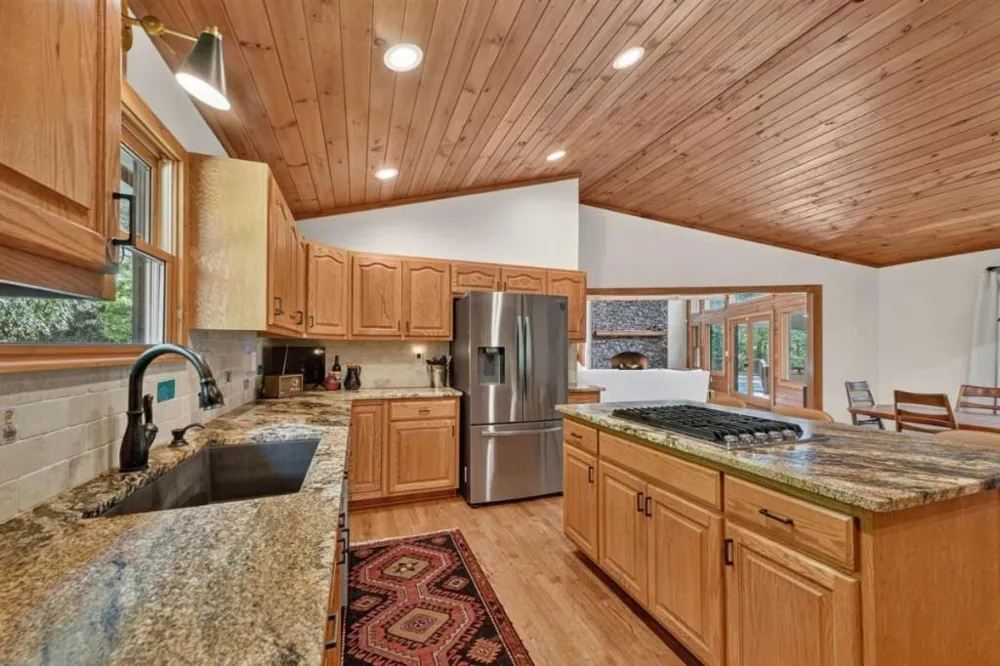 20 Bear Trail Ellijay, GA 30540