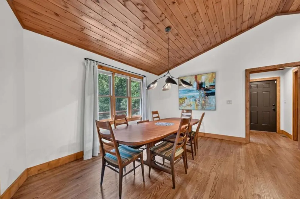 20 Bear Trail Ellijay, GA 30540