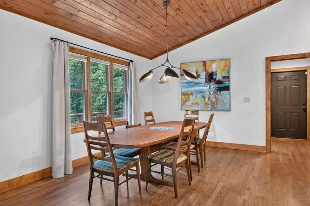 20 Bear Trail Ellijay, GA 30540