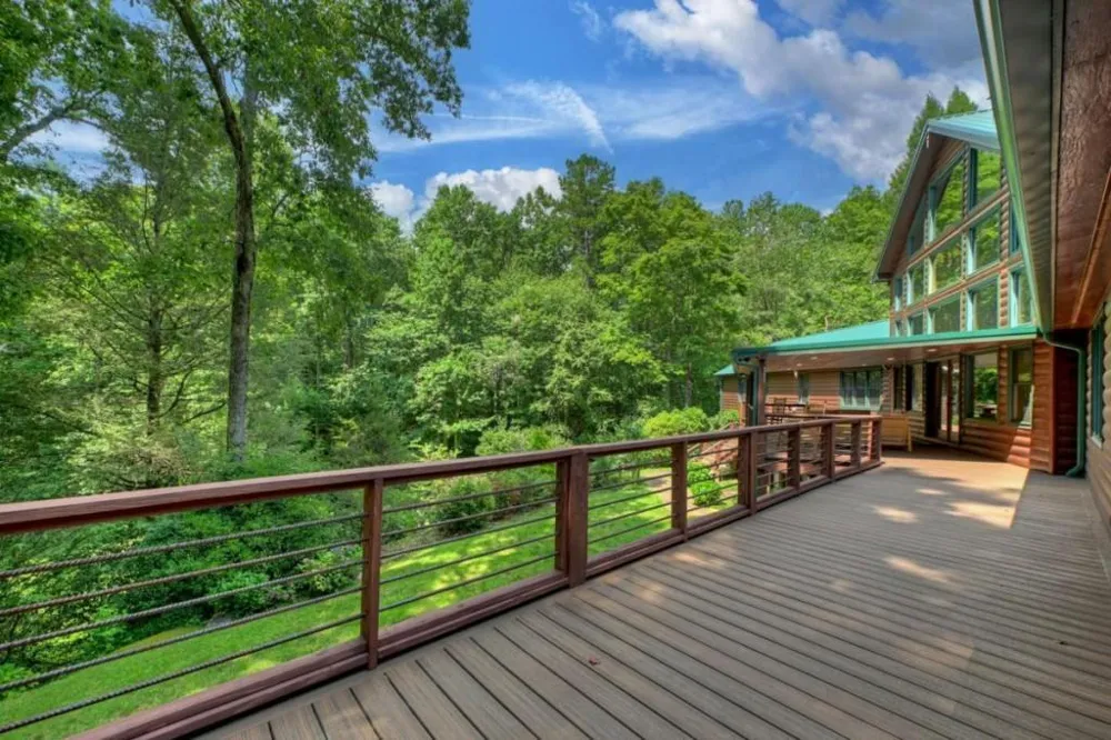 20 Bear Trail Ellijay, GA 30540