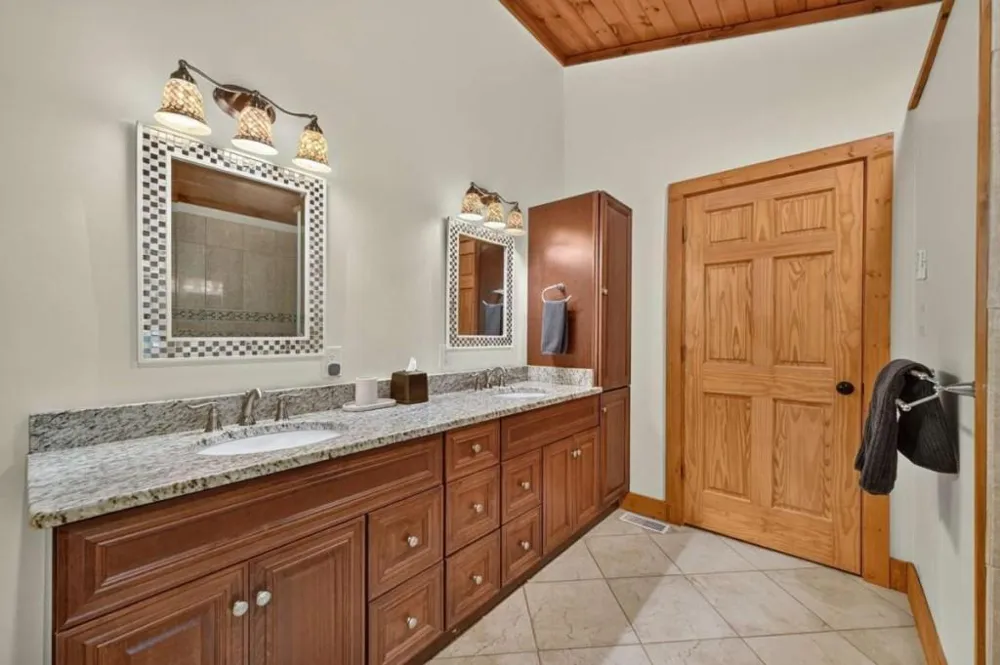 20 Bear Trail Ellijay, GA 30540