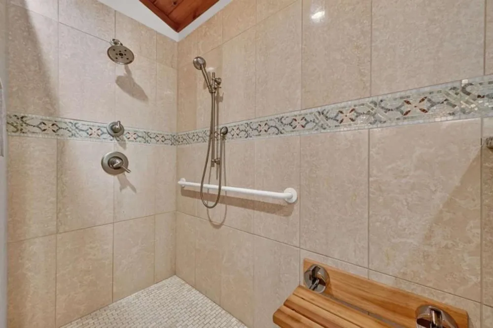 20 Bear Trail Ellijay, GA 30540