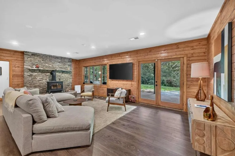 20 Bear Trail Ellijay, GA 30540