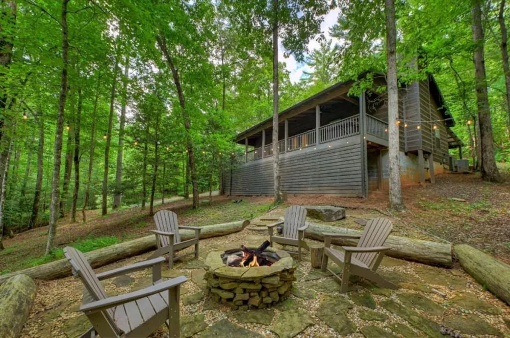 20 Bear Trail Ellijay, GA 30540