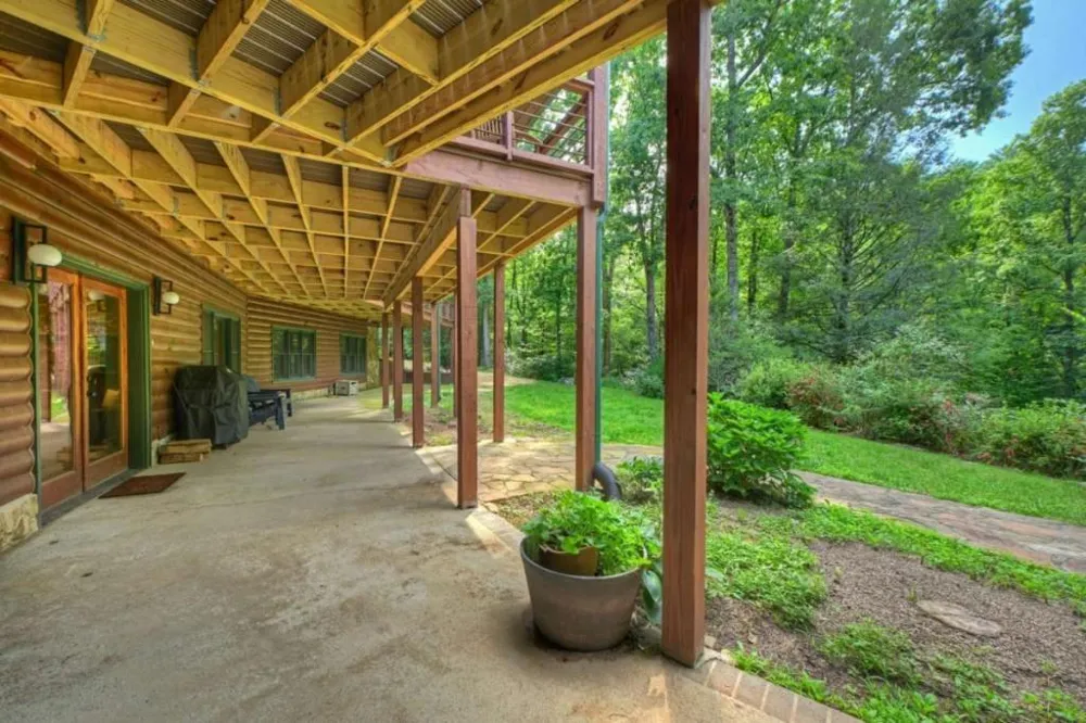 20 Bear Trail Ellijay, GA 30540
