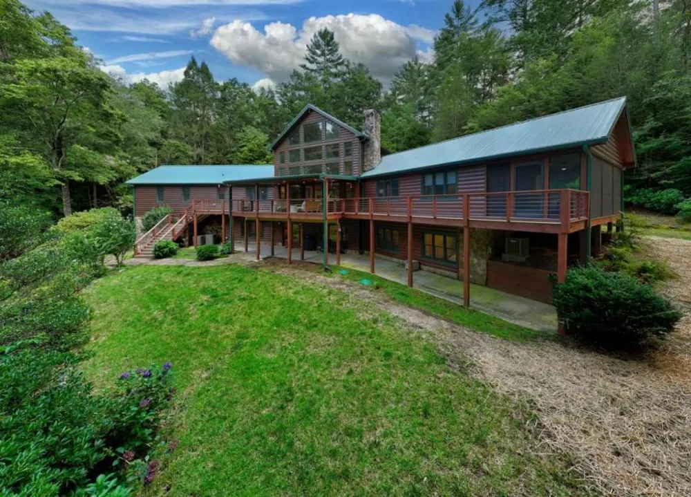 20 Bear Trail Ellijay, GA 30540